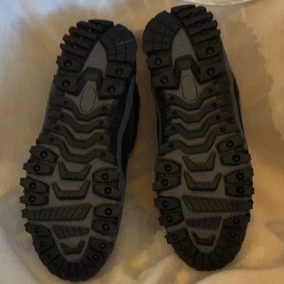 NWOT Women’s Winter Boots - Picture 3 of 5